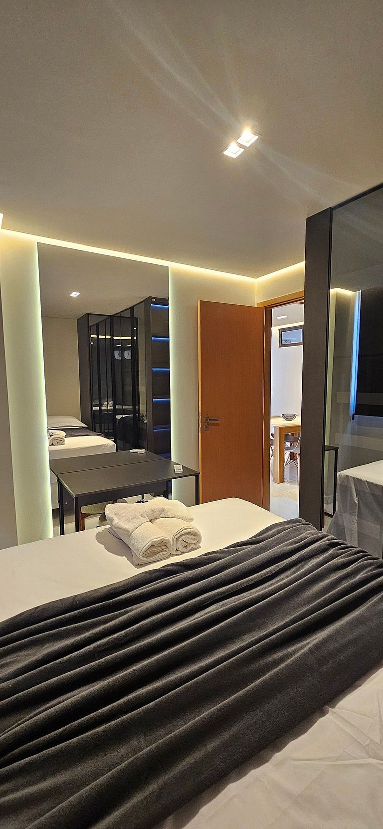Belo apê 2Q c/ piscina a 200m do mar - Intermares