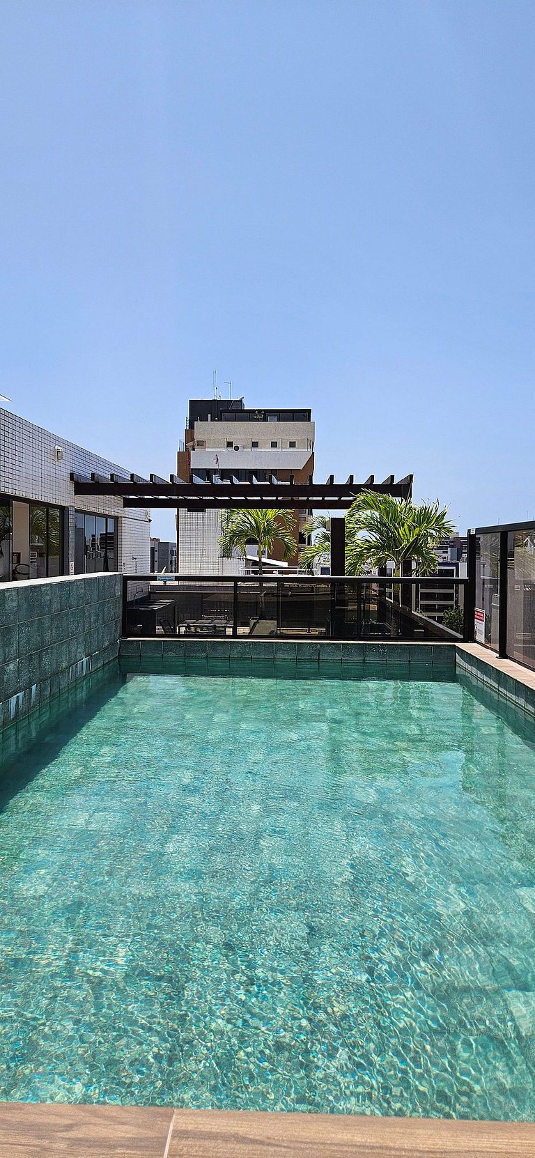 Belo apê 2Q c/ piscina a 200m do mar - Intermares