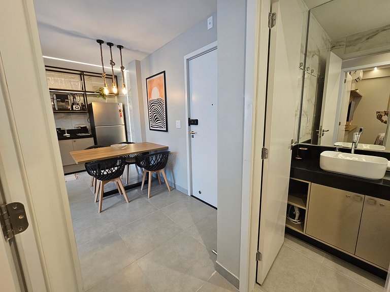 NOVO e Impecável • 1 Quarto • pertinho do LETREIRO