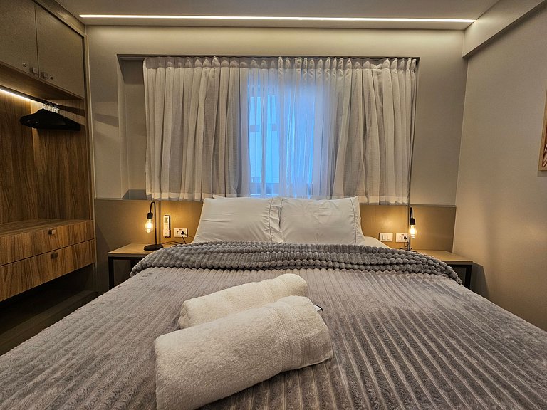 NOVO e Impecável • 1 Quarto • pertinho do LETREIRO