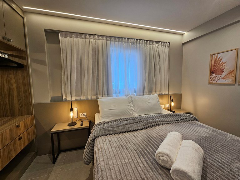 NOVO e Impecável • 1 Quarto • pertinho do LETREIRO