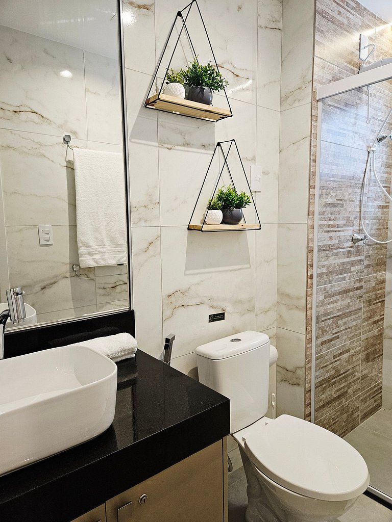 NOVO e Impecável • 1 Quarto • pertinho do LETREIRO