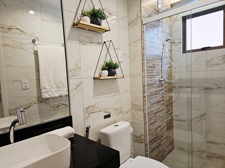 NOVO e Impecável • 1 Quarto • pertinho do LETREIRO