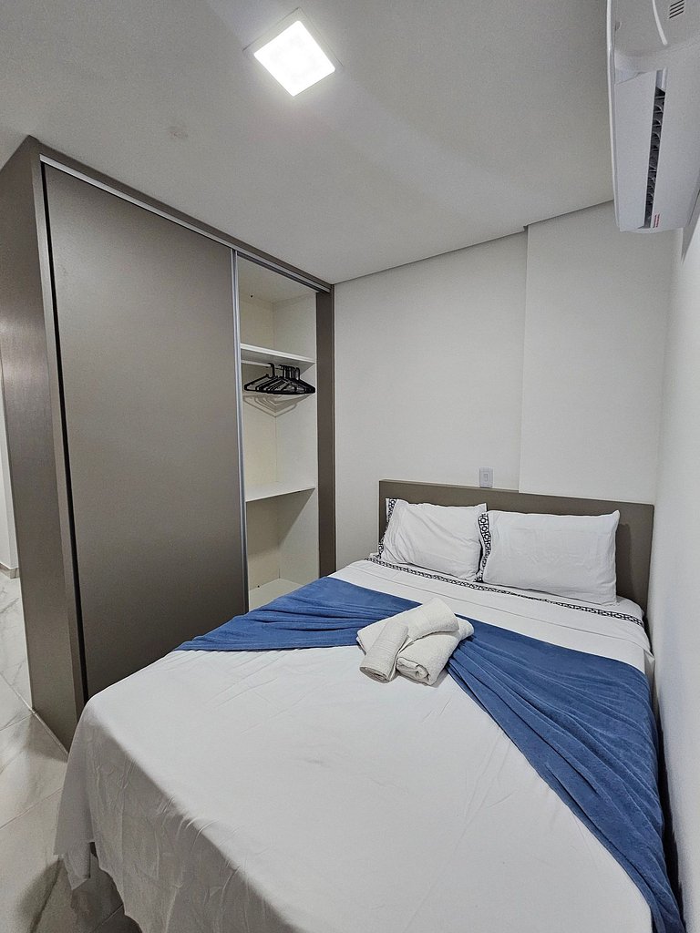 Intermares: flat NOVO p/3, garagem e PISCINA