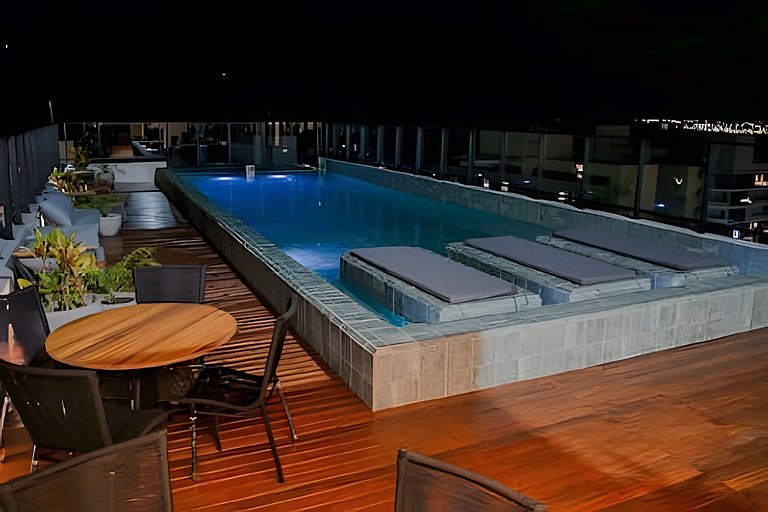LINDA Suíte no GET ONE com piscina vista mar