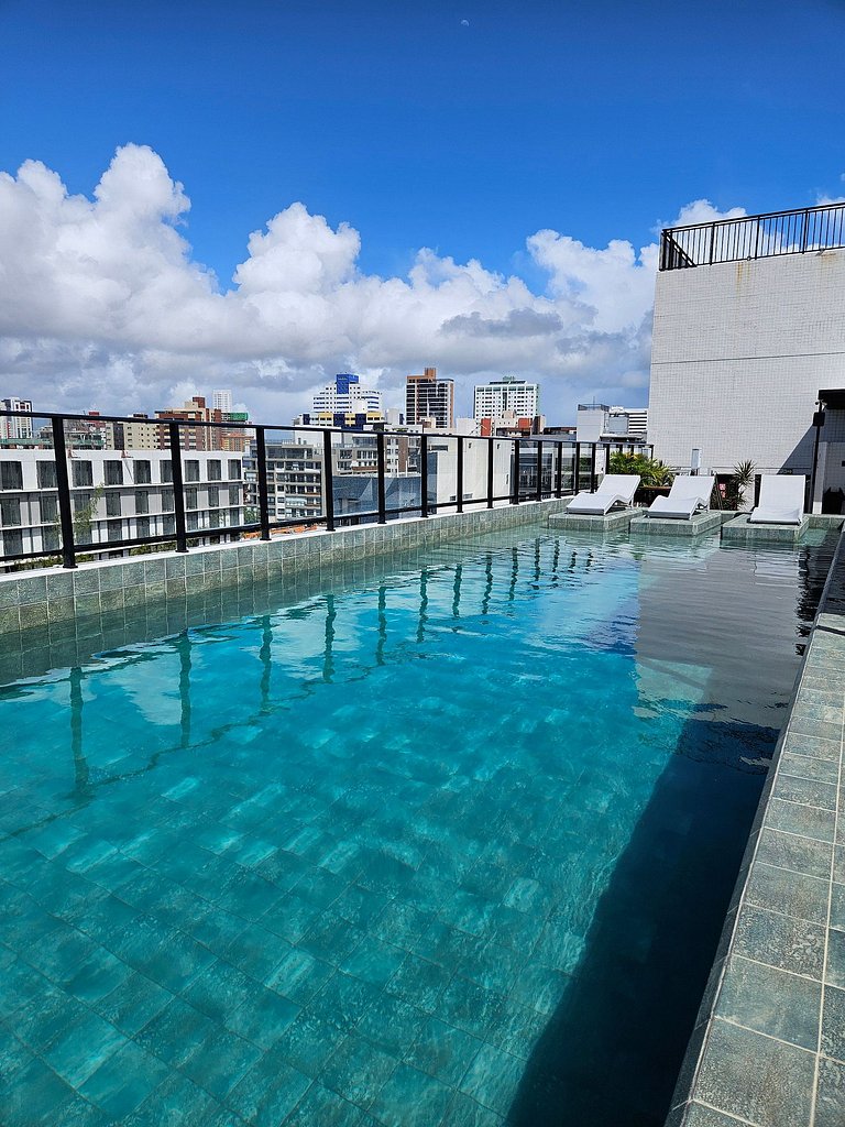 LINDA Suíte no GET ONE com piscina vista mar