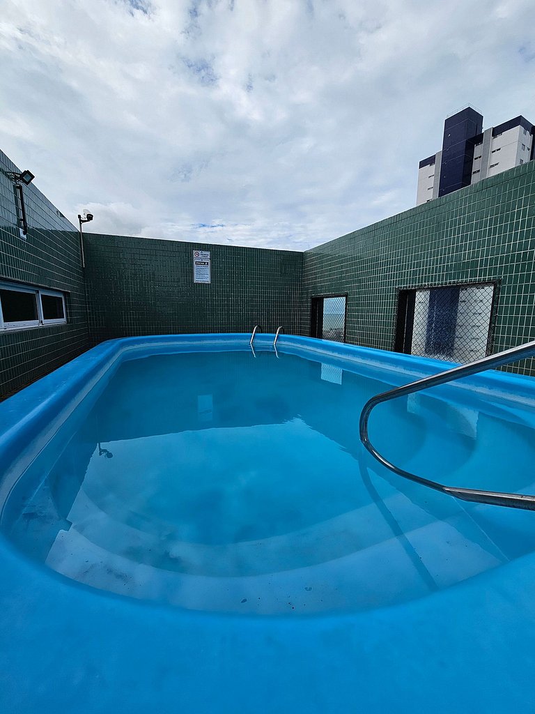 ACONCHEGANTE em Tambaú, piscina, garagem FIXA e completo!