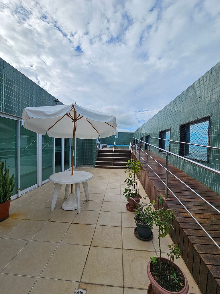 ACONCHEGANTE em Tambaú, piscina, garagem FIXA e completo!