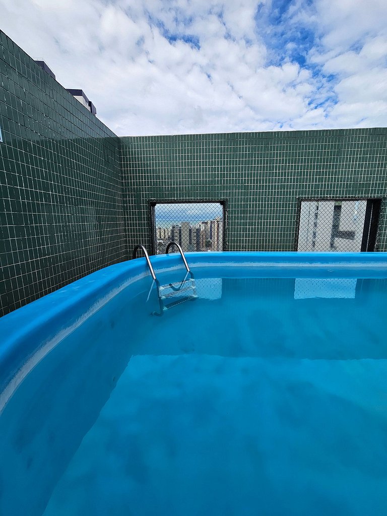 ACONCHEGANTE em Tambaú, piscina, garagem FIXA e completo!