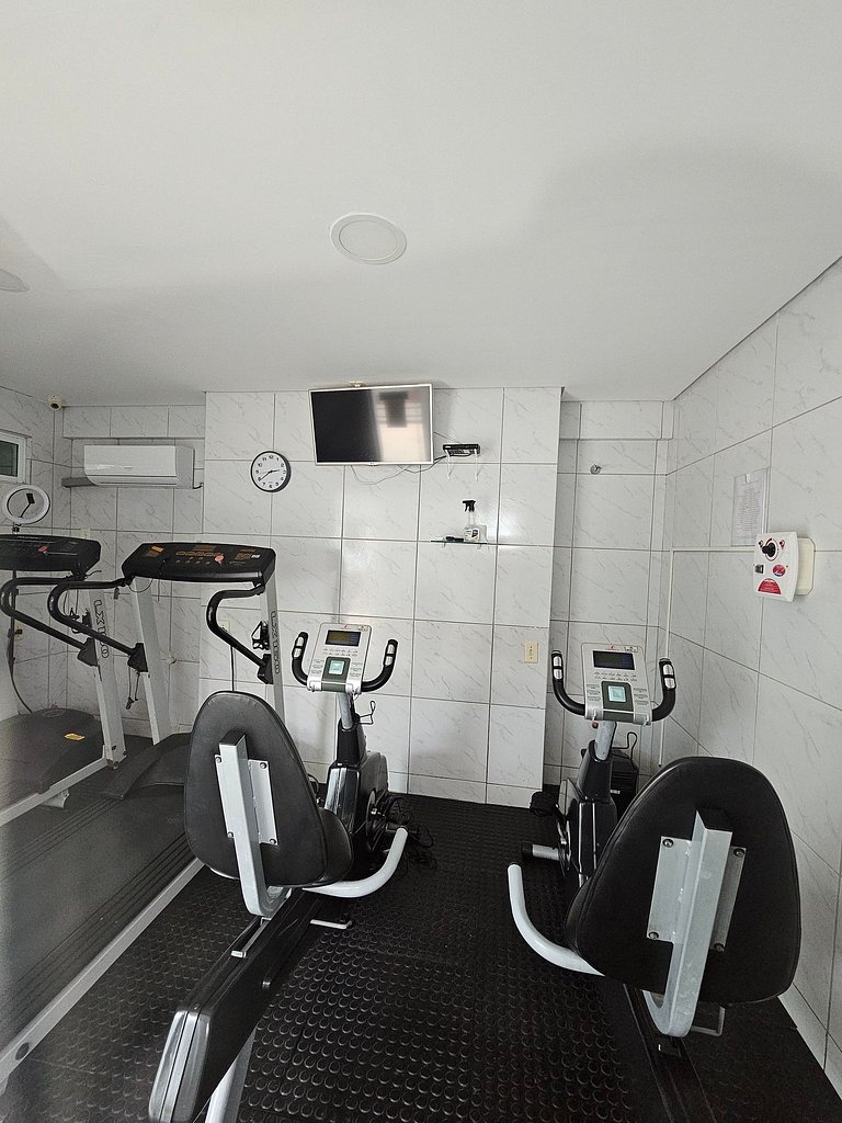 ACONCHEGANTE em Tambaú, piscina, garagem FIXA e completo!