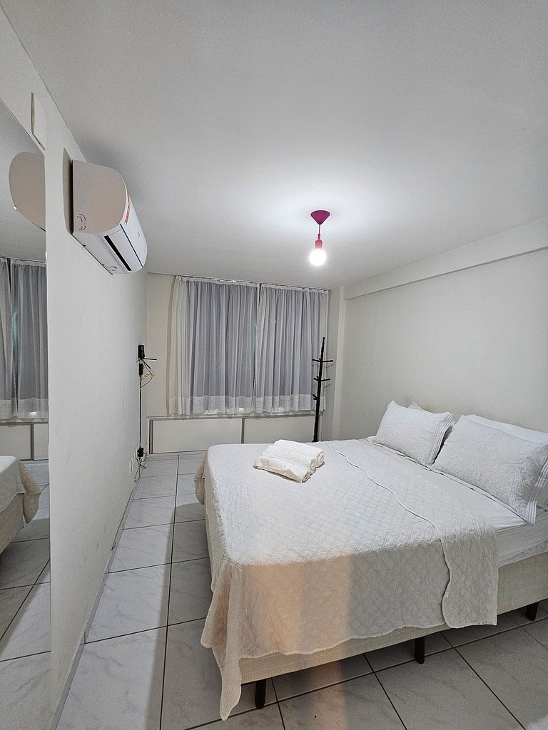 ACONCHEGANTE em Tambaú, piscina, garagem FIXA e completo!